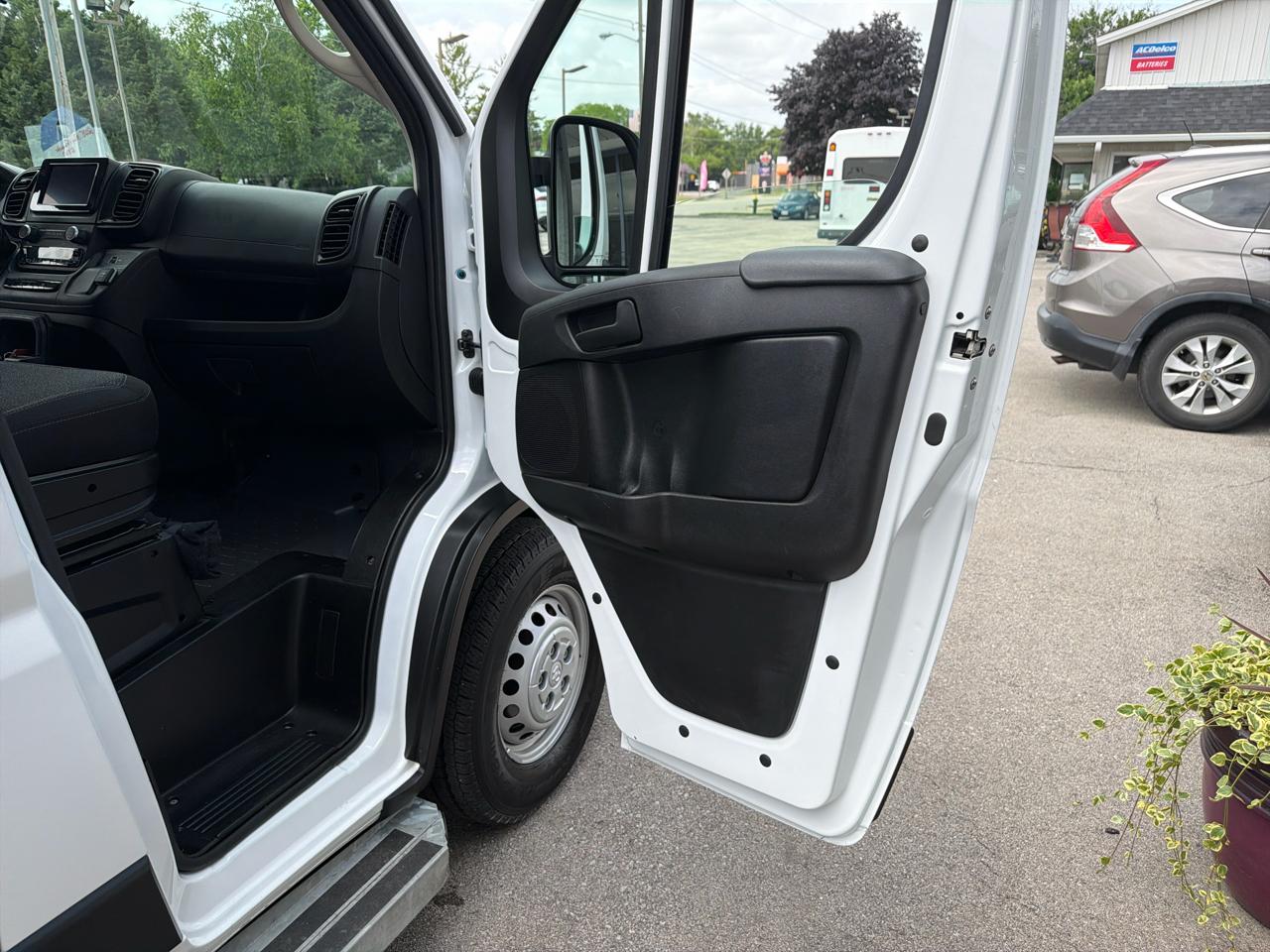 RAM Promaster 2500 Low Roof 2025