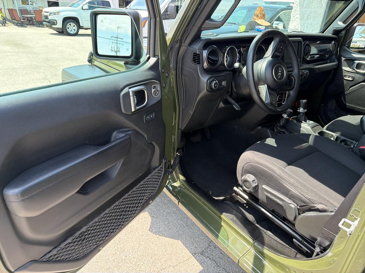 Jeep Wrangler Unlimited Sport Altitude 2023
