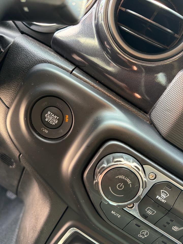 Jeep Wrangler Unlimited Sport Altitude 2023