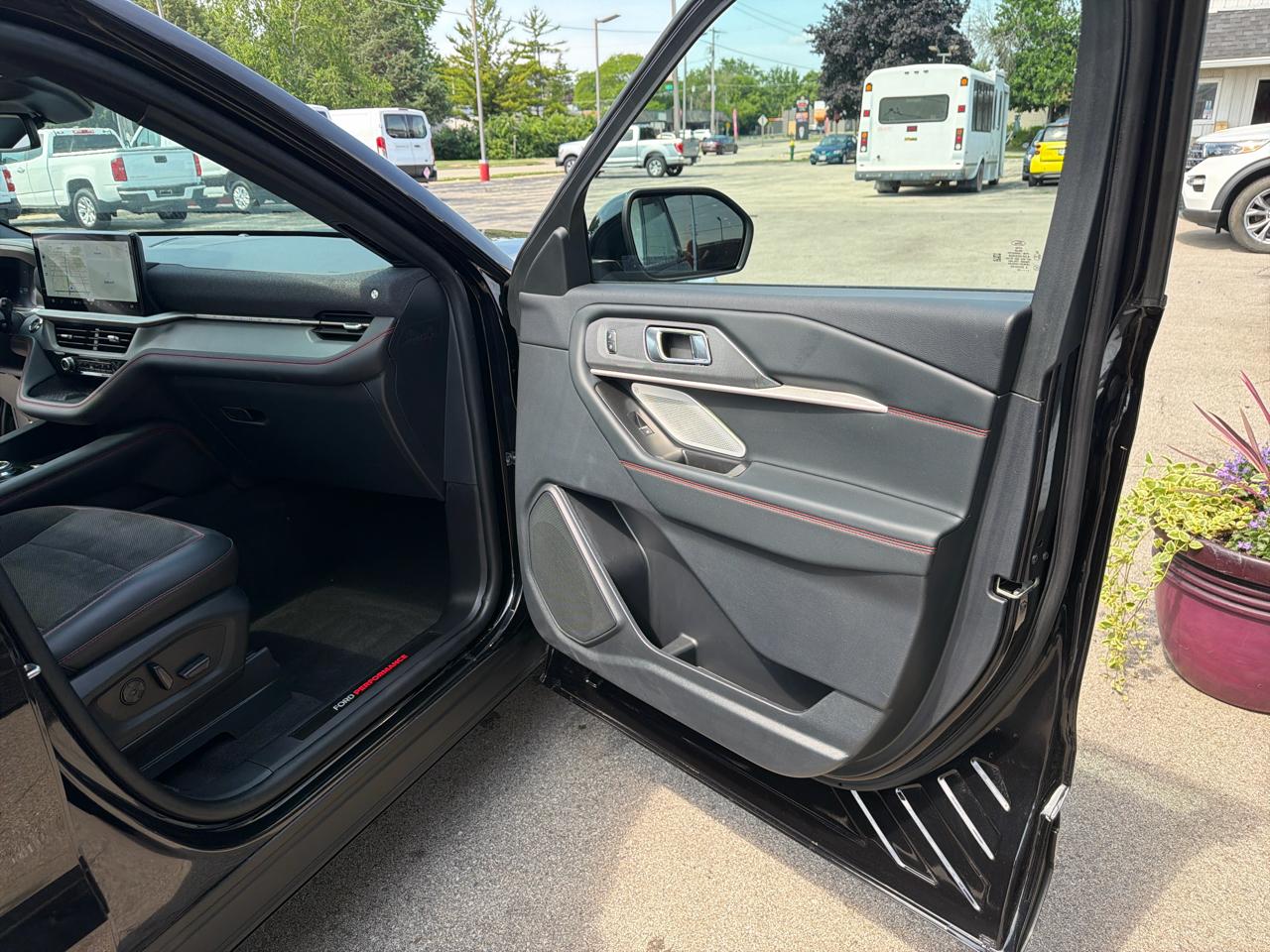 Ford Explorer ST AWD 2025
