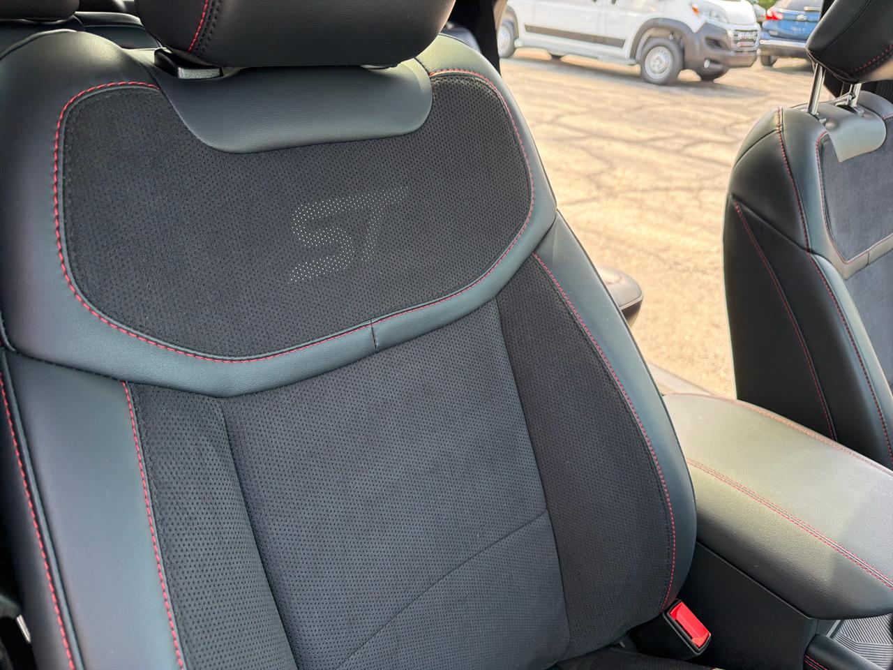 Ford Explorer ST AWD 2025