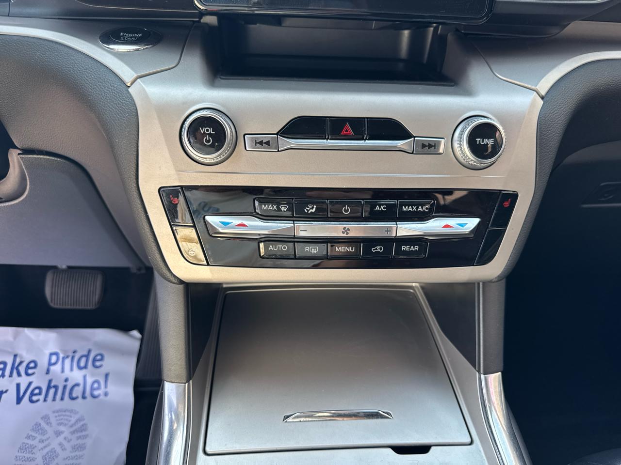 Ford Explorer XLT 2022