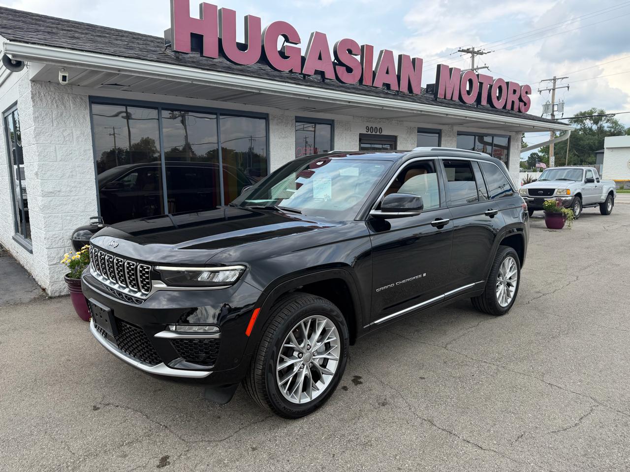 2023 Jeep Grand Cherokee Summit 4WD