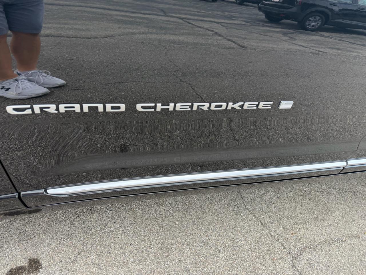 Jeep Grand Cherokee Summit 4WD 2023
