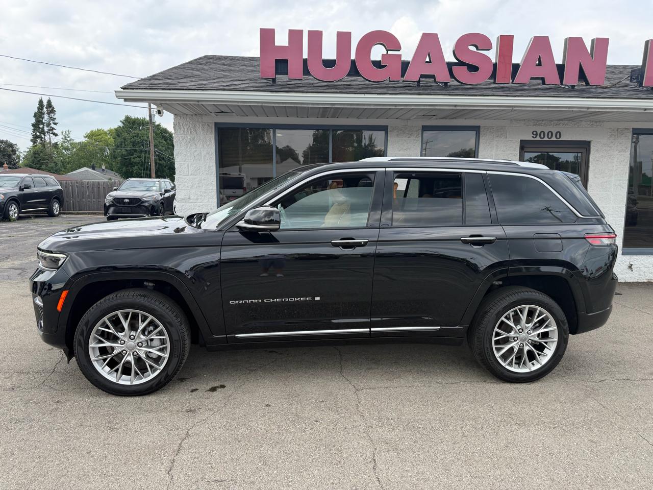 Jeep Grand Cherokee Summit 4WD 2023
