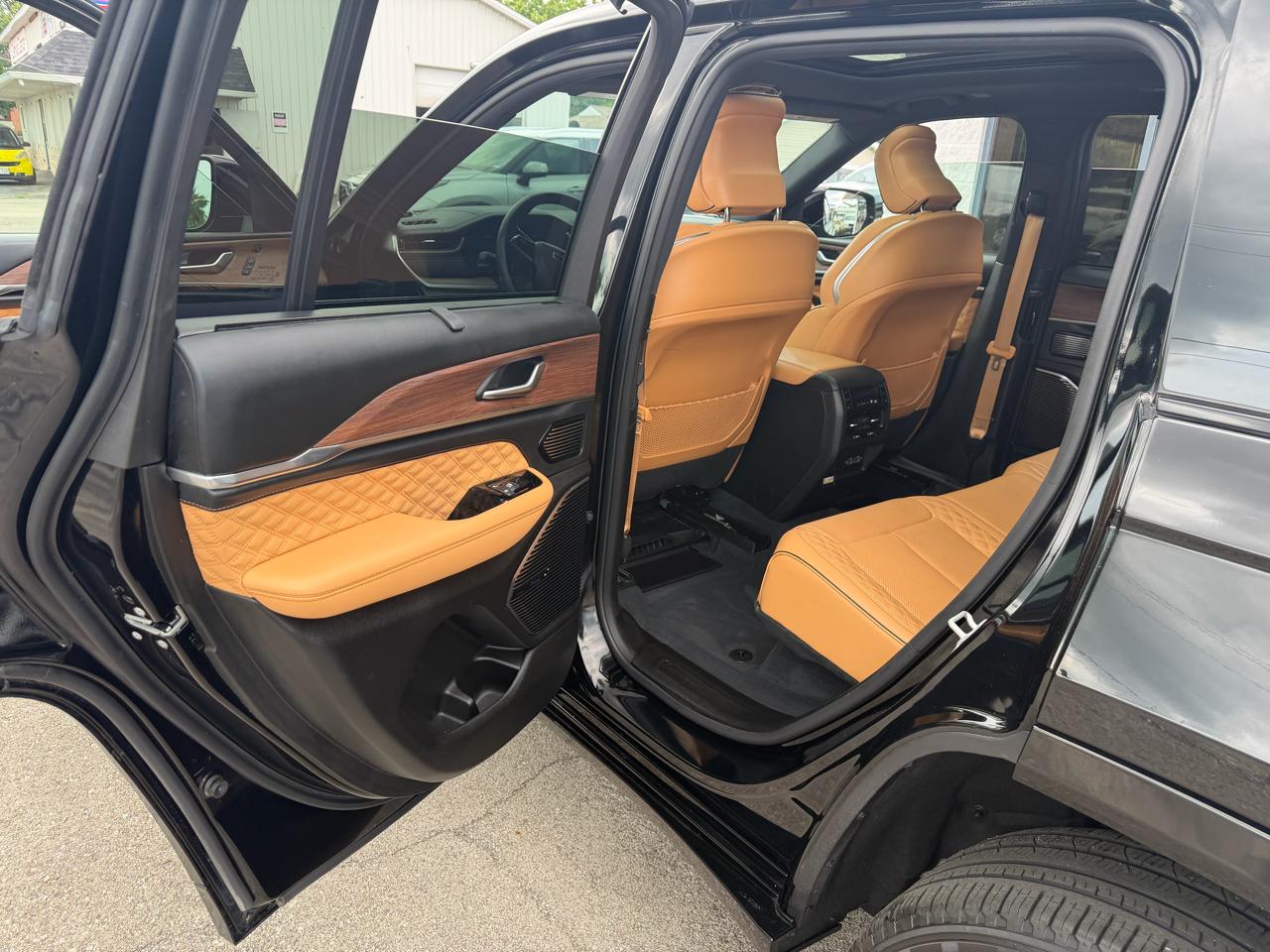 Jeep Grand Cherokee Summit 4WD 2023