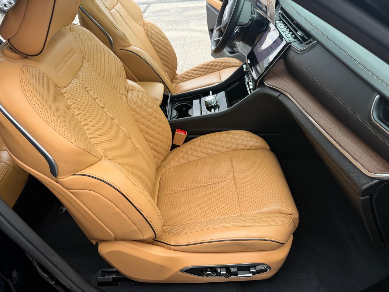 Jeep Grand Cherokee Summit 4WD 2023