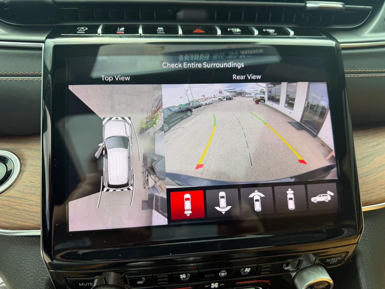 Jeep Grand Cherokee Summit 4WD 2023