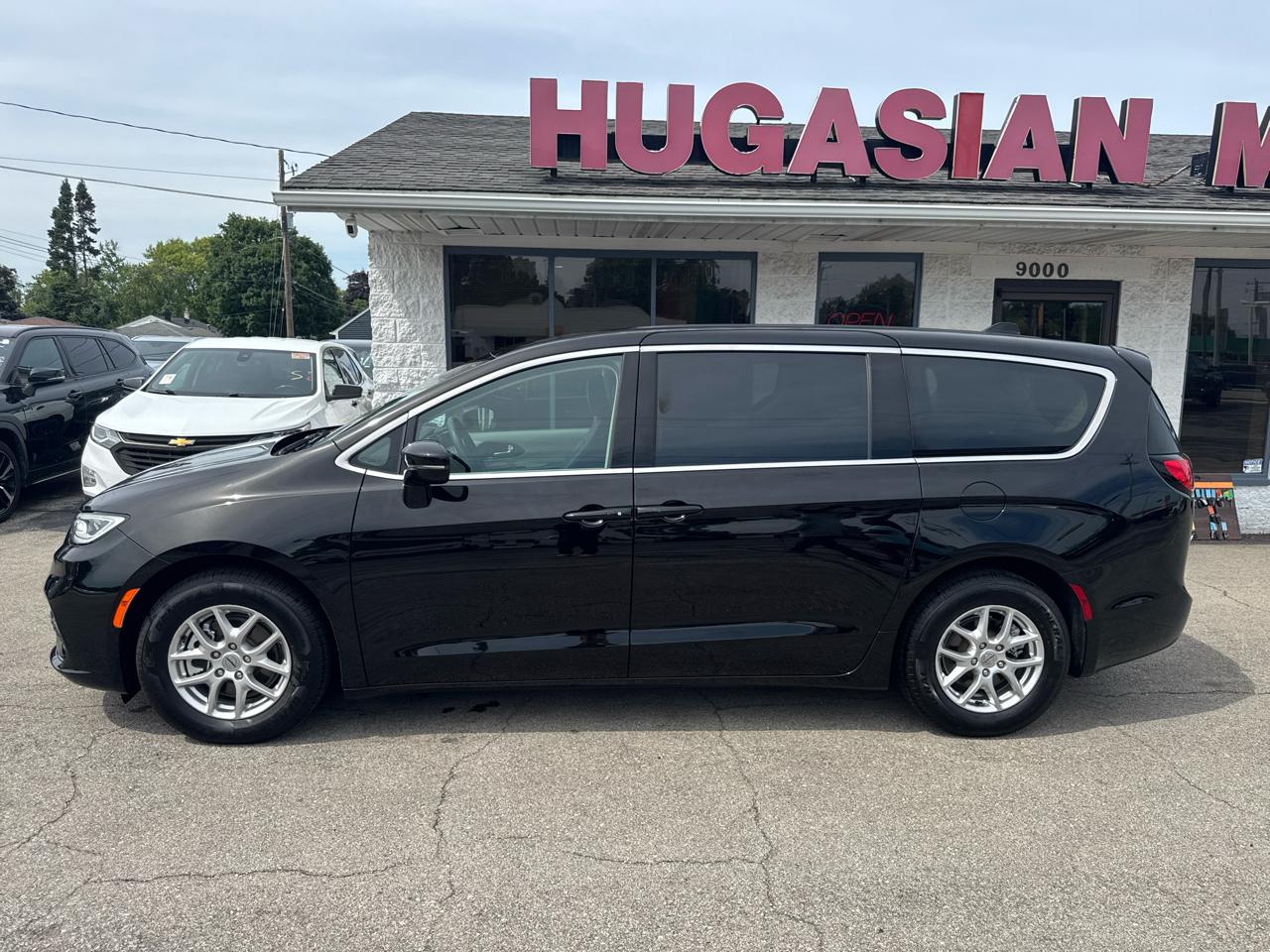 Chrysler Pacifica Touring L 2024
