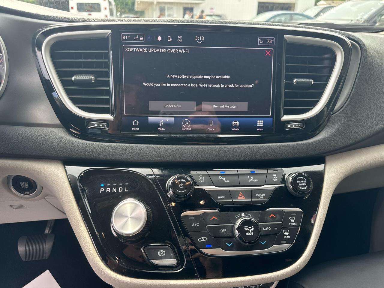 Chrysler Pacifica Touring L 2024