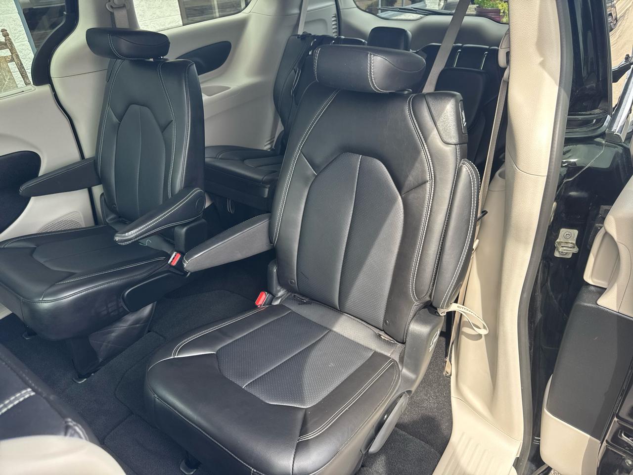 Chrysler Pacifica Touring L 2024