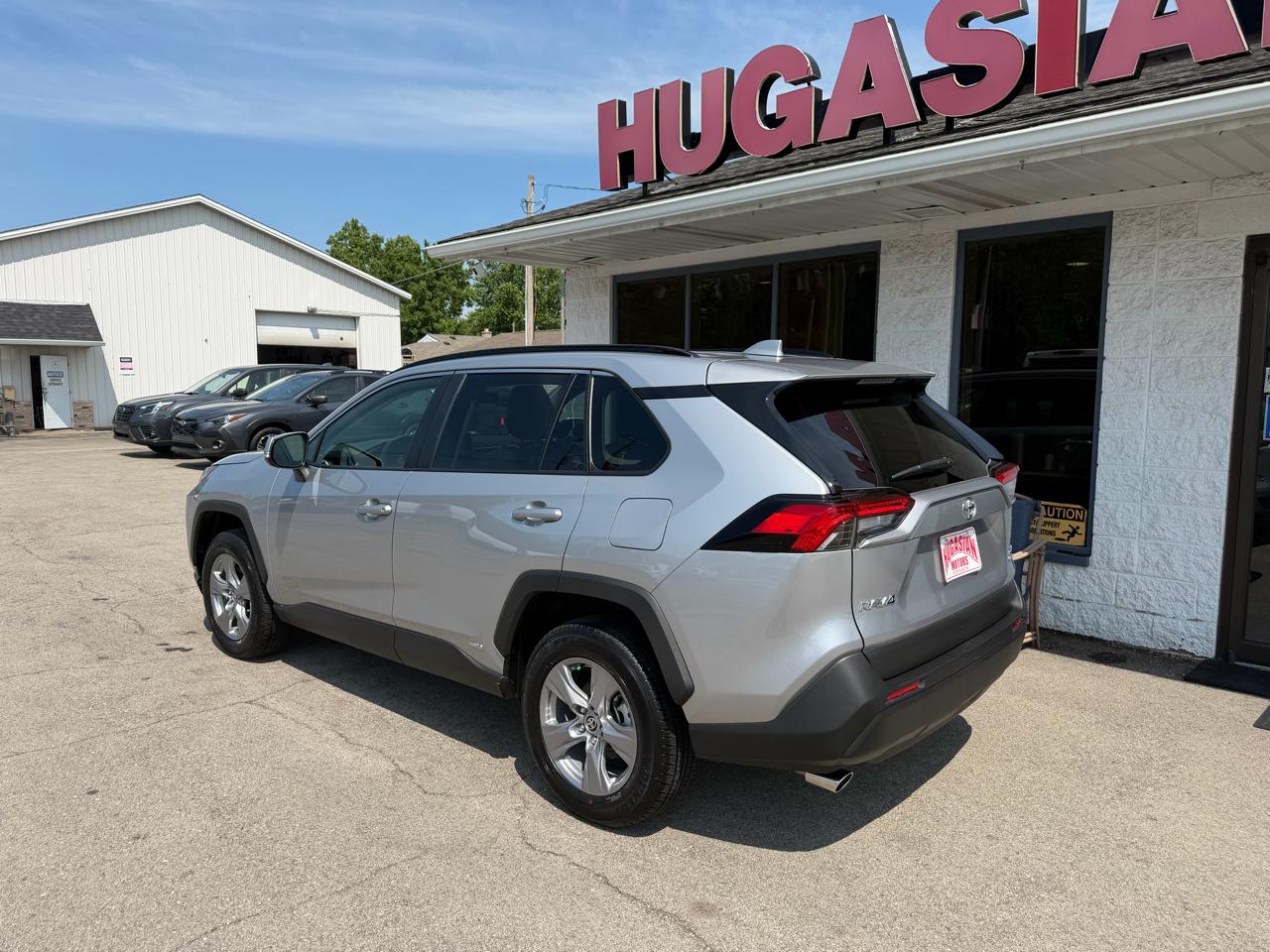 Toyota RAV4 Hybrid XLE 2025