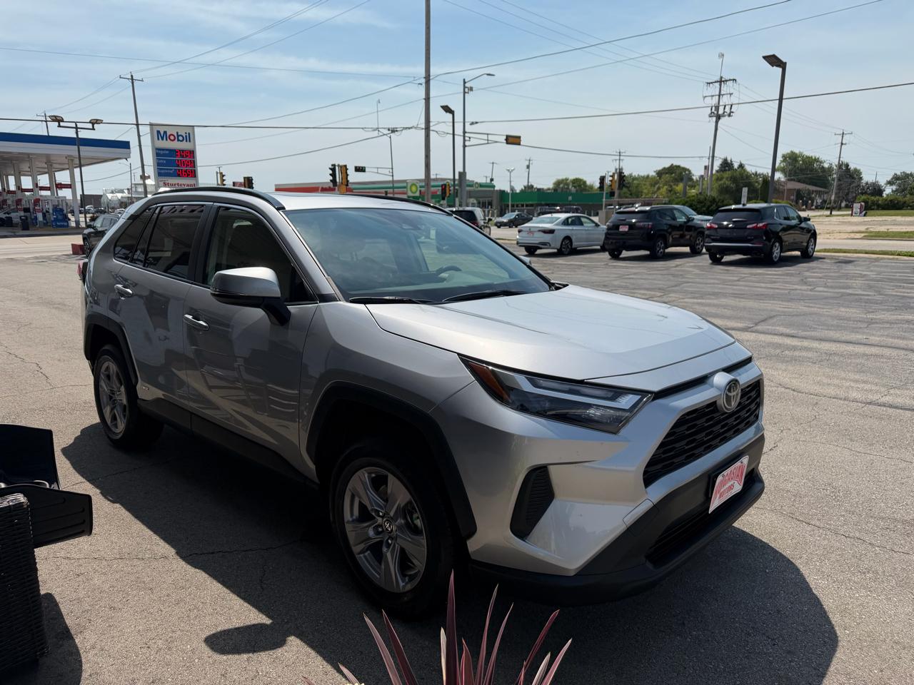 Toyota RAV4 Hybrid XLE 2025