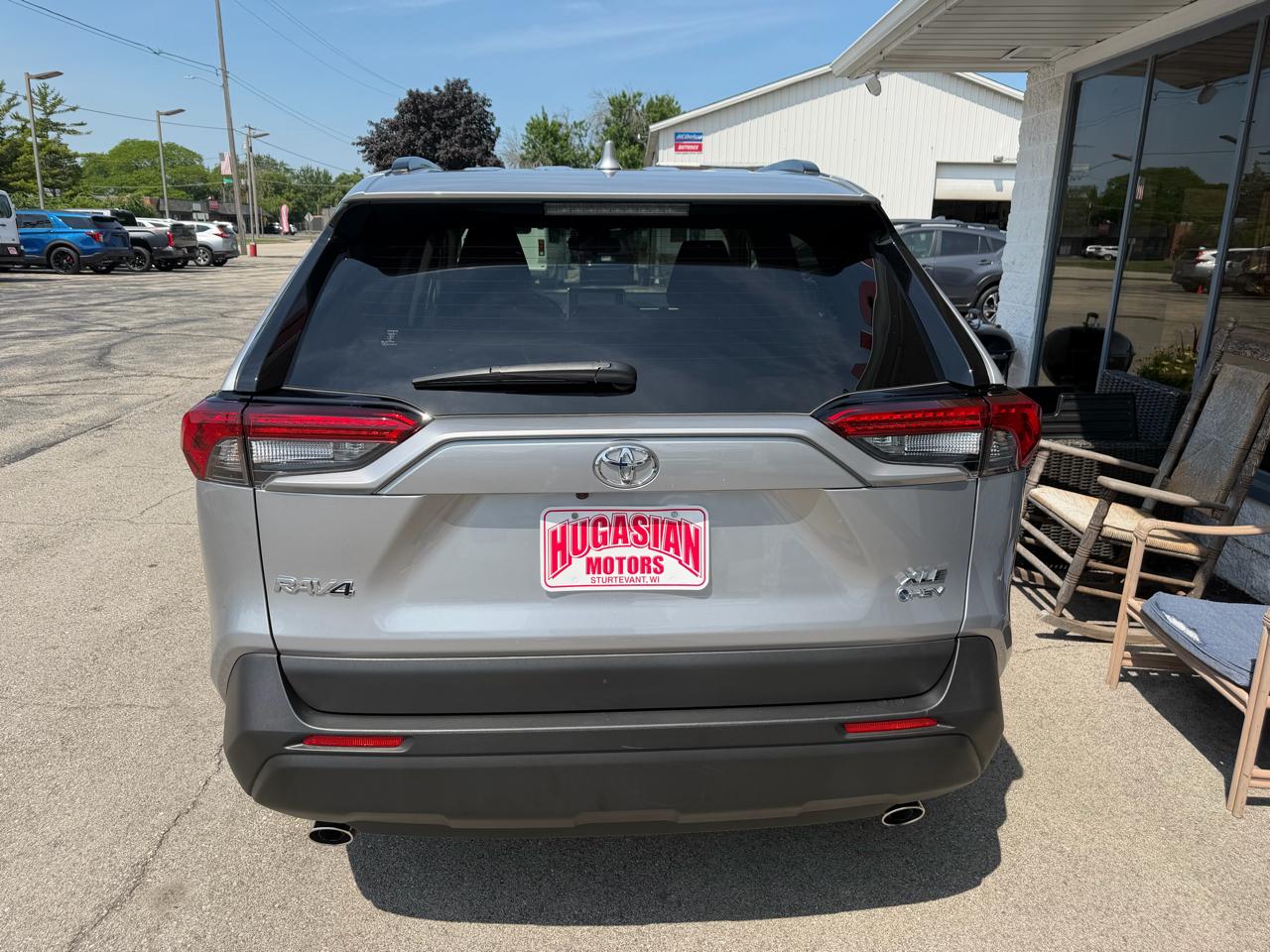 Toyota RAV4 Hybrid XLE 2025