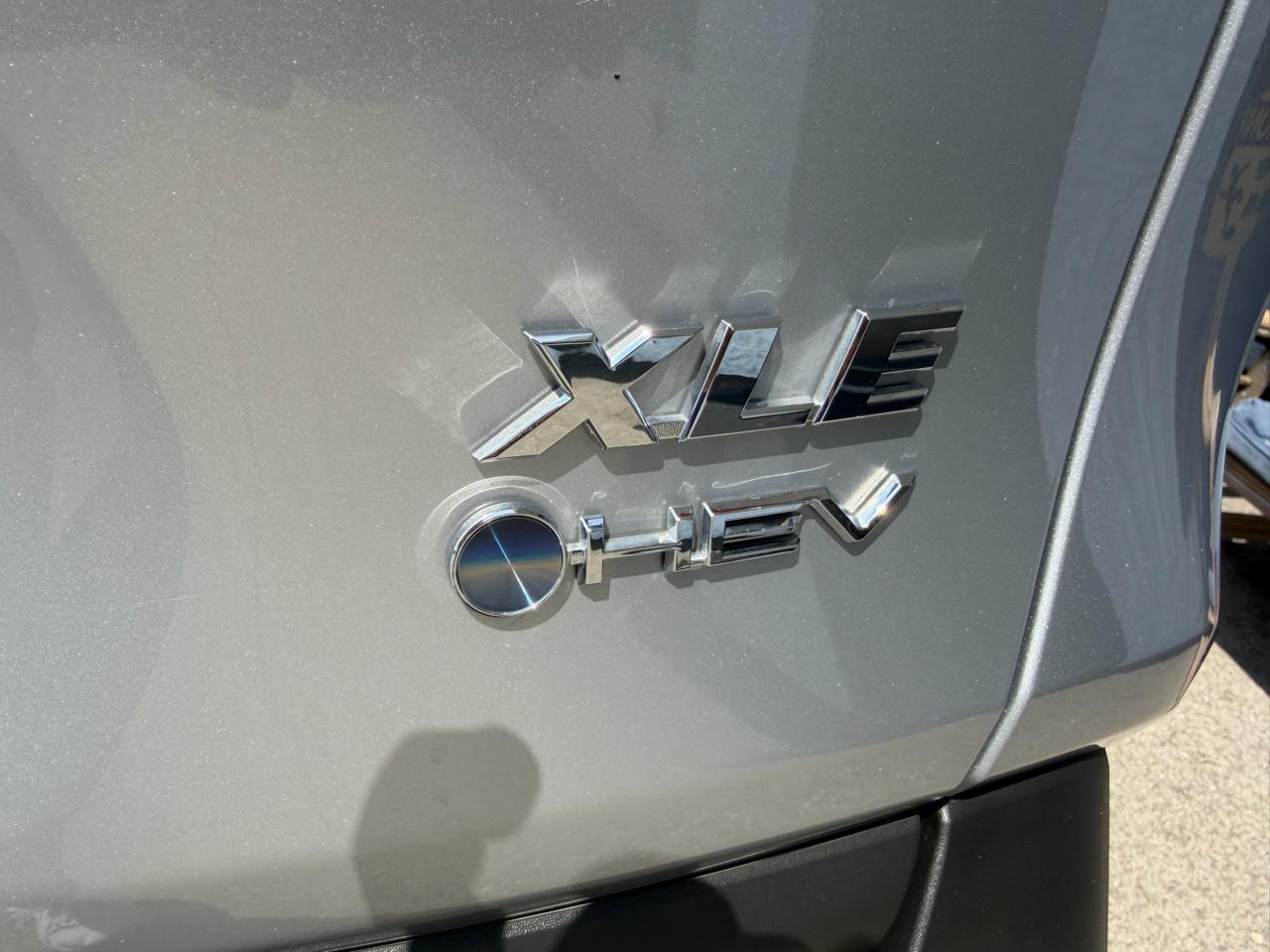 Toyota RAV4 Hybrid XLE 2025
