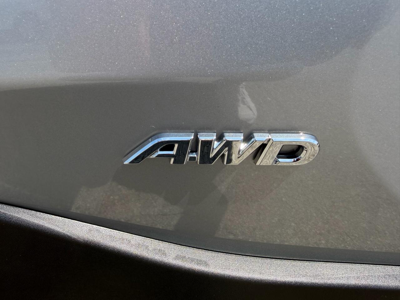 Toyota RAV4 Hybrid XLE 2025