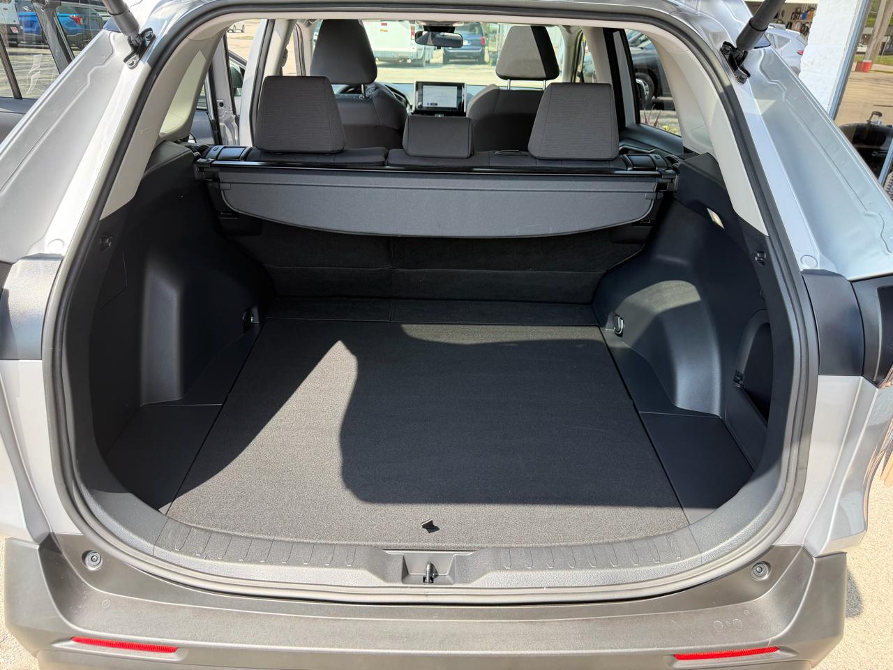 Toyota RAV4 Hybrid XLE 2025