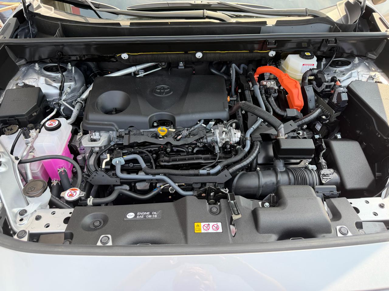 Toyota RAV4 Hybrid XLE 2025