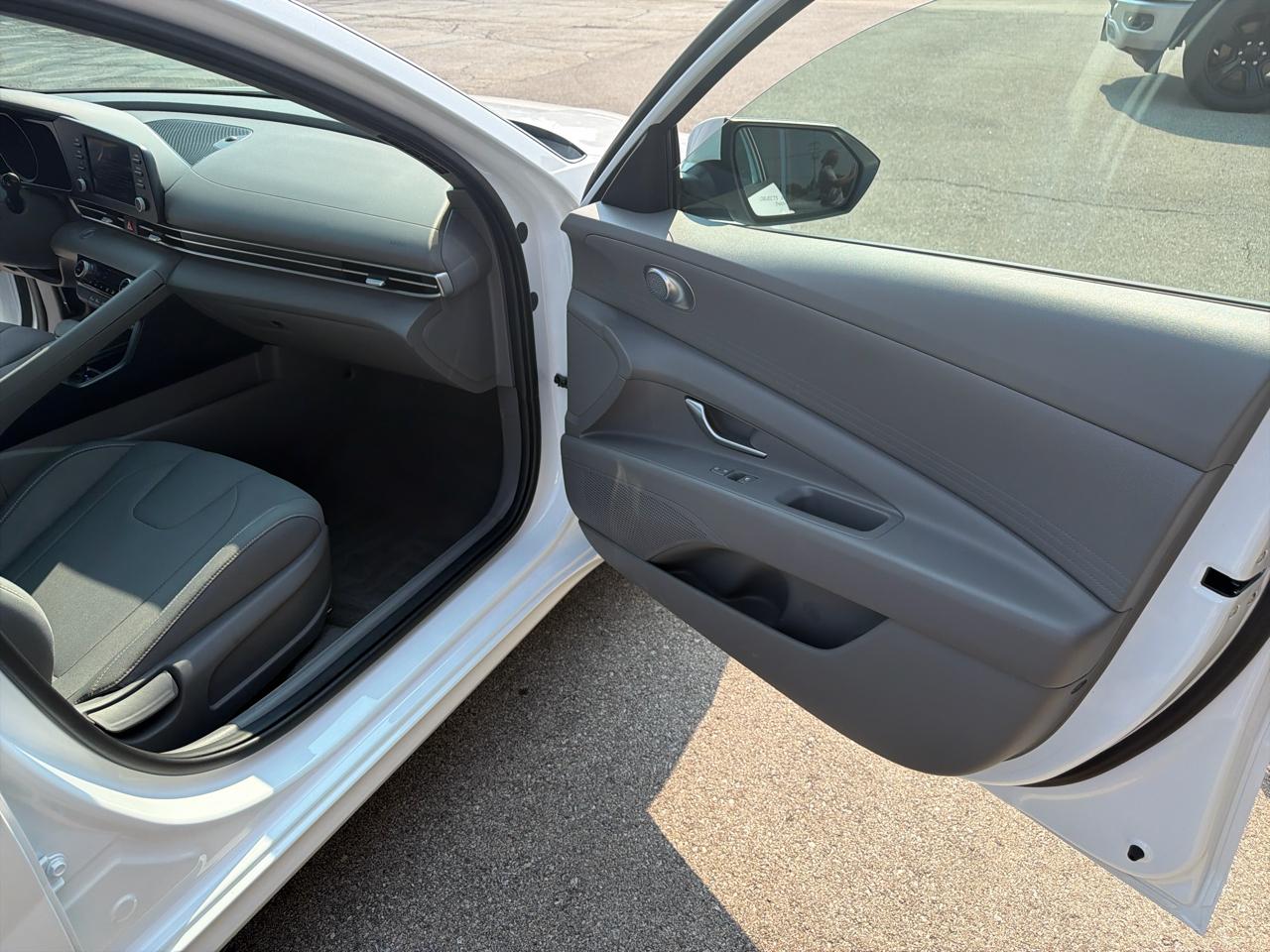 Hyundai Elantra SEL 2022
