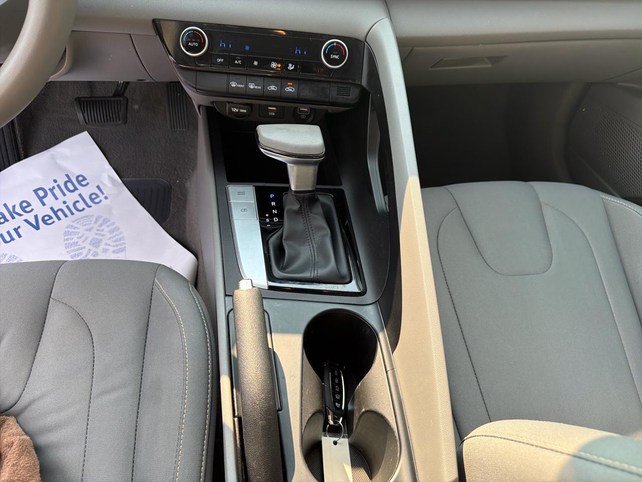 Hyundai Elantra SEL 2022