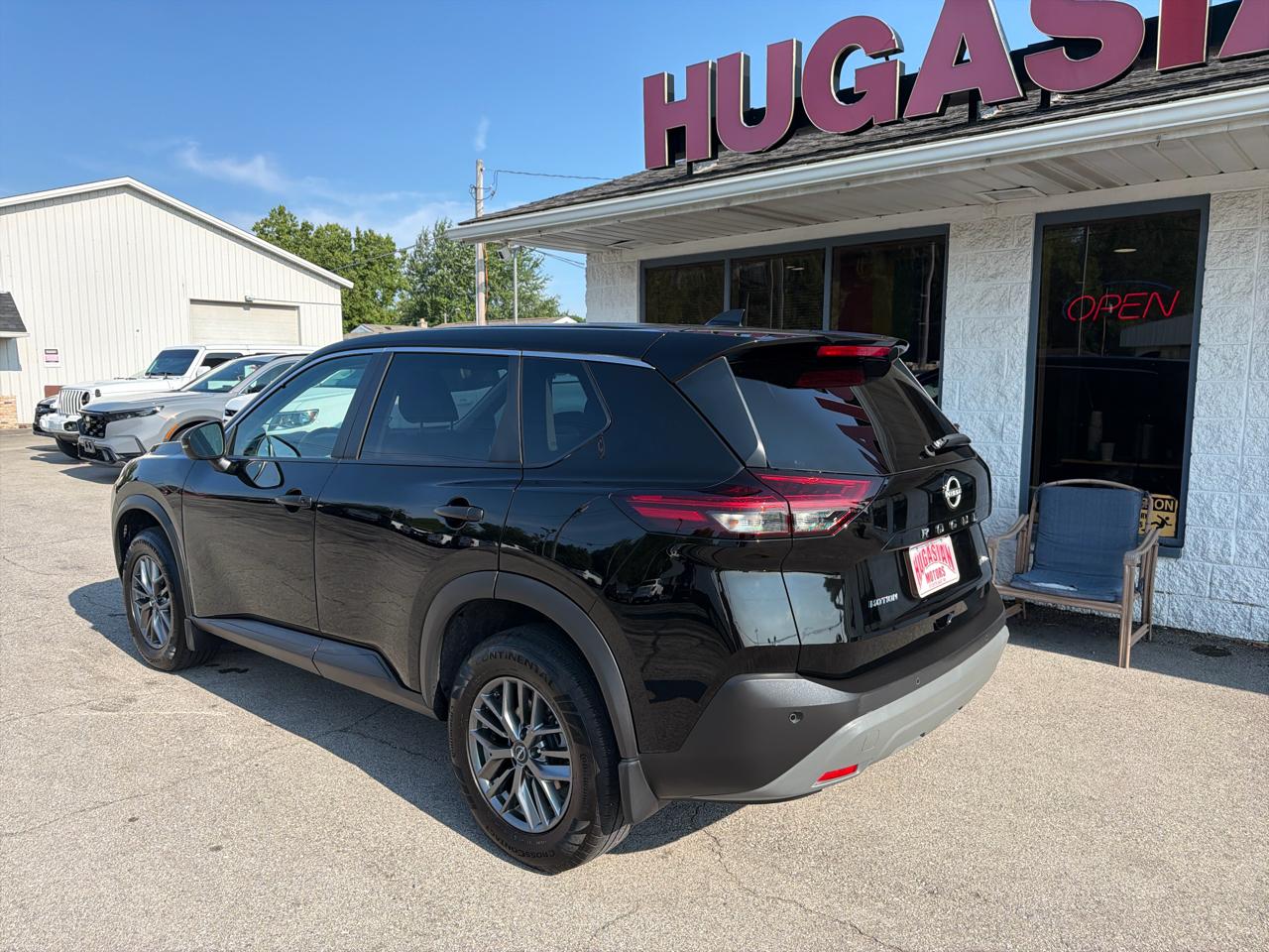 2022 Nissan Rogue S - Photo 2