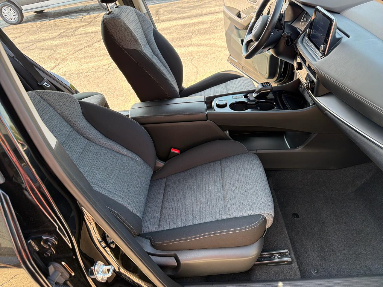 2022 Nissan Rogue S - Photo 15