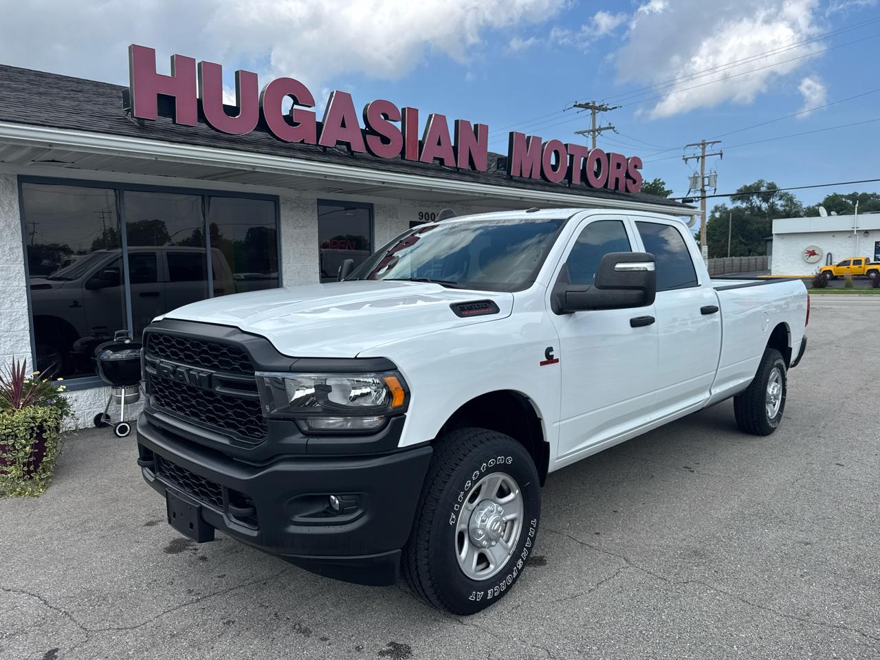 RAM 3500 Tradesman Crew Cab 4WD 2023