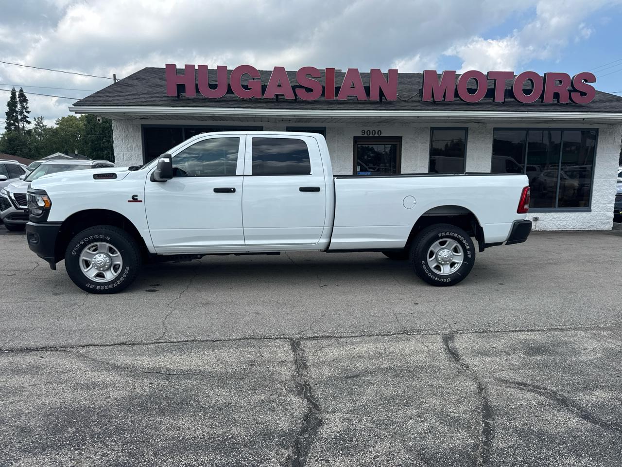 RAM 3500 Tradesman Crew Cab 4WD 2023