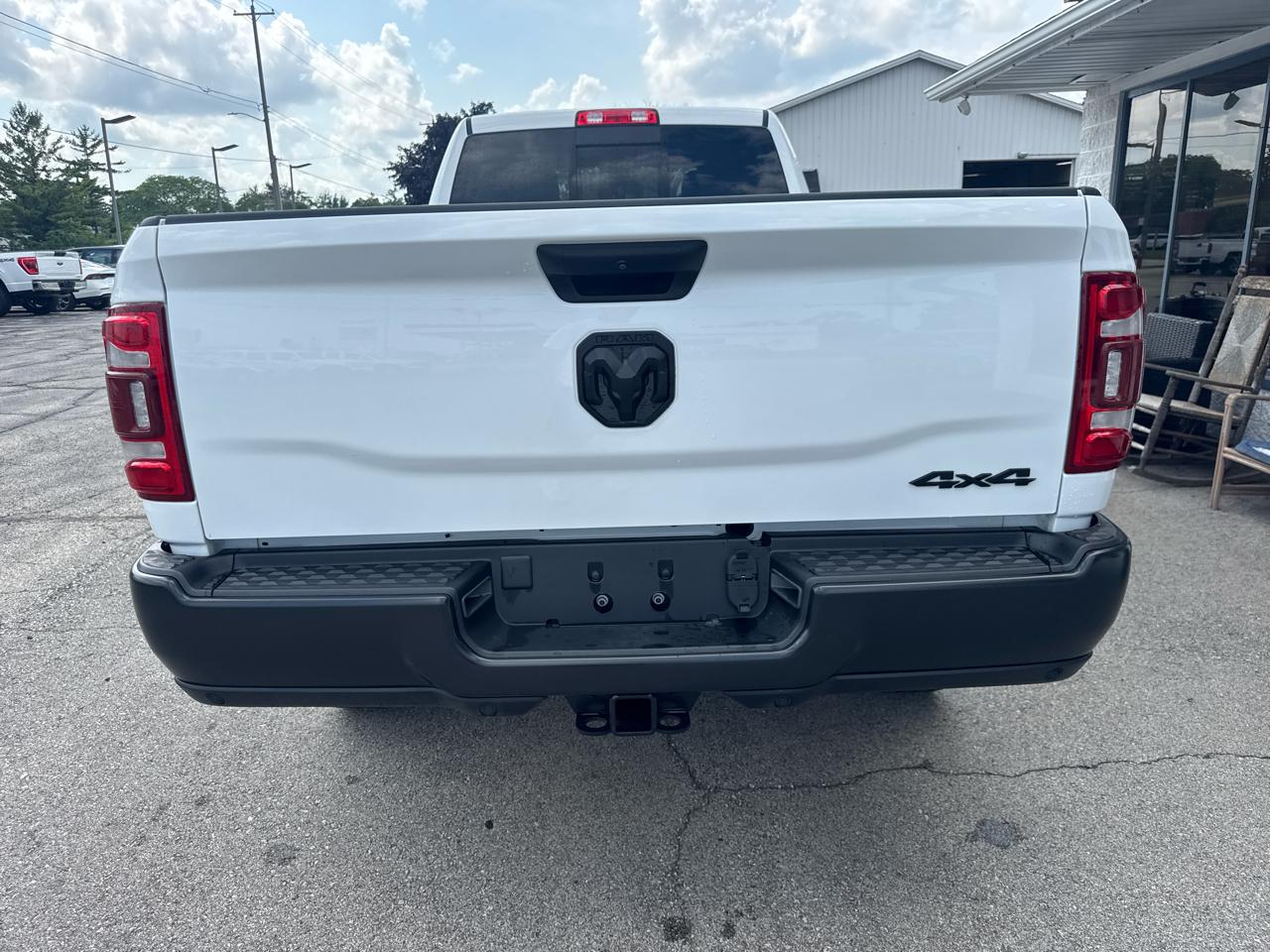 RAM 3500 Tradesman Crew Cab 4WD 2023