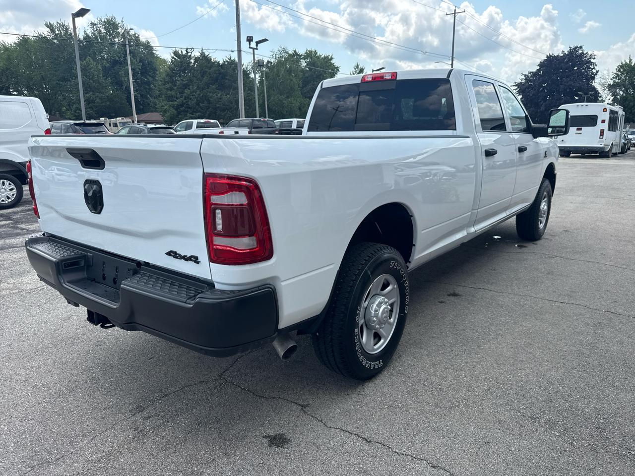 RAM 3500 Tradesman Crew Cab 4WD 2023