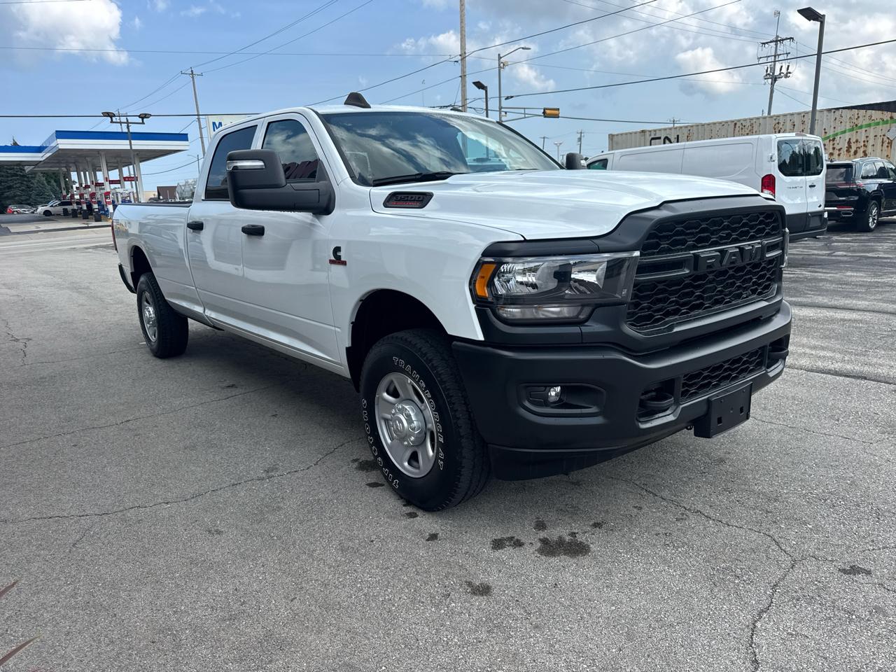 RAM 3500 Tradesman Crew Cab 4WD 2023