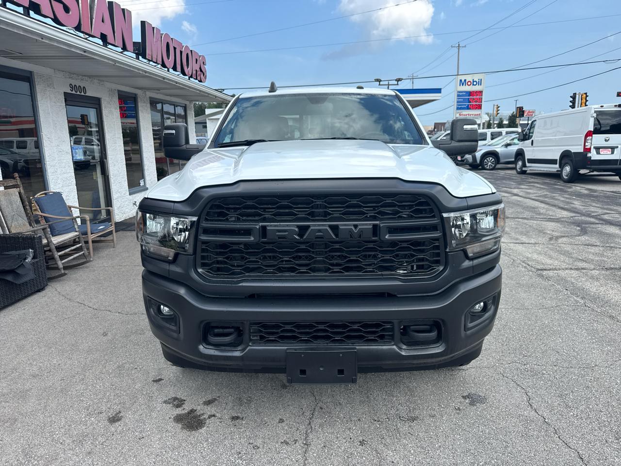 RAM 3500 Tradesman Crew Cab 4WD 2023