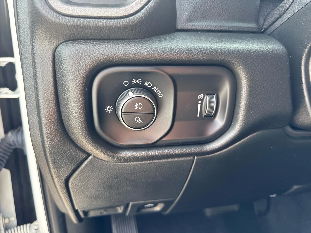 RAM 3500 Tradesman Crew Cab 4WD 2023