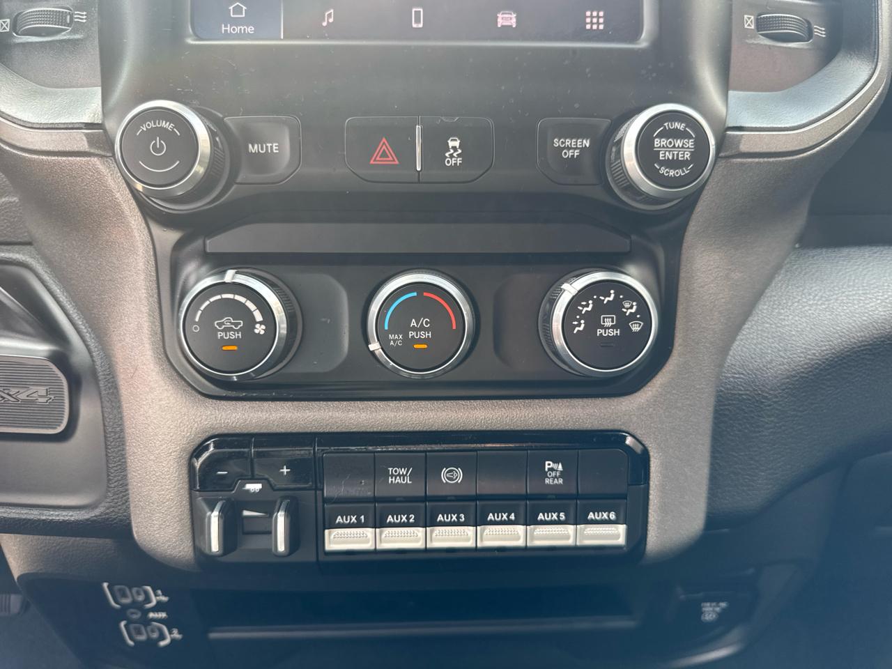 RAM 3500 Tradesman Crew Cab 4WD 2023