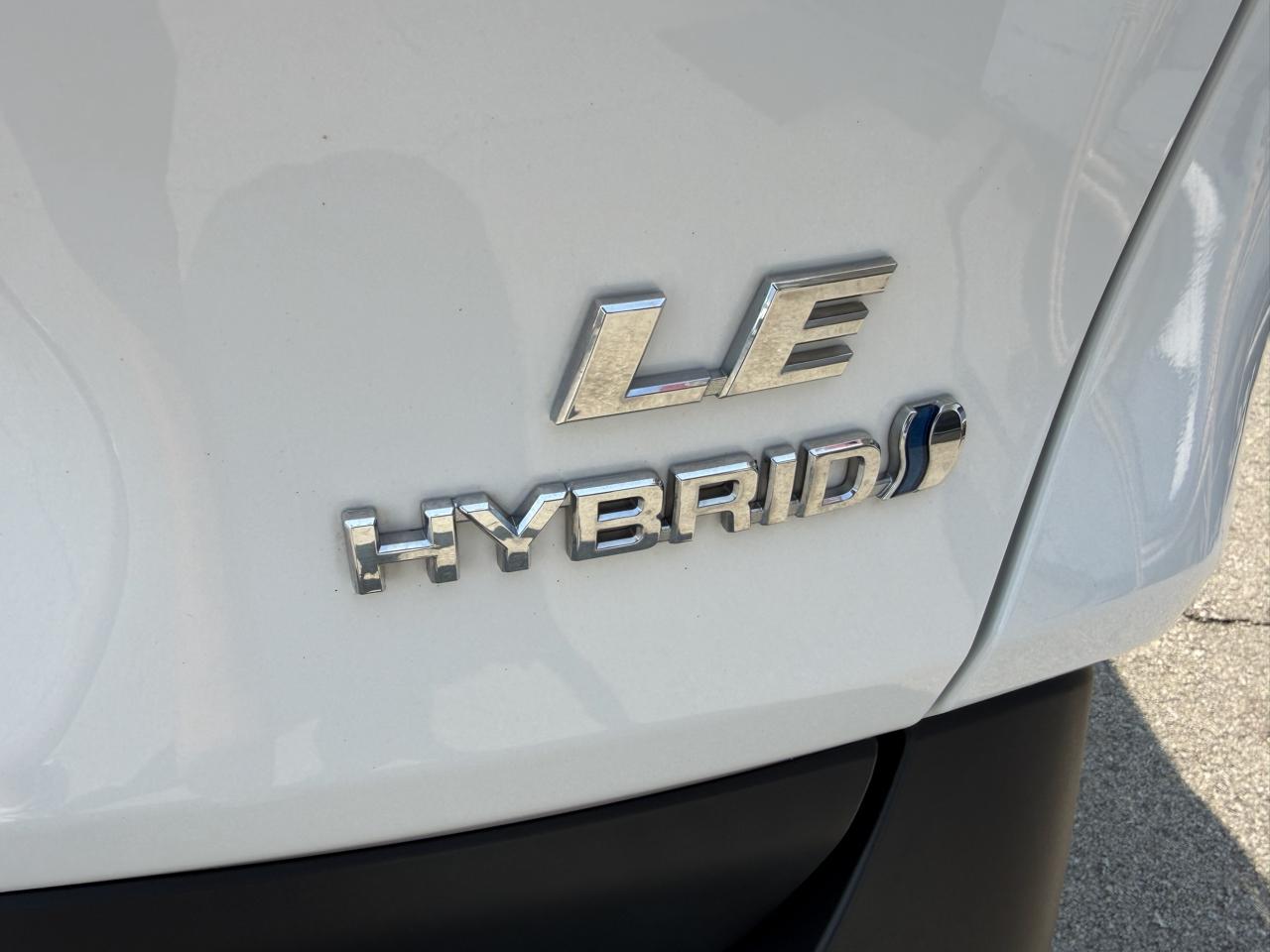 Toyota RAV4 Hybrid LE AWD 2020