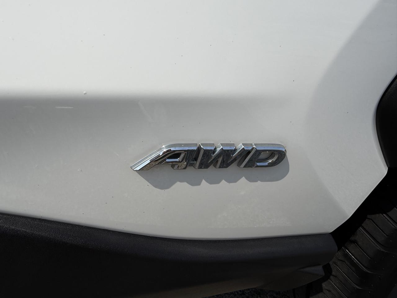 Toyota RAV4 Hybrid LE AWD 2020