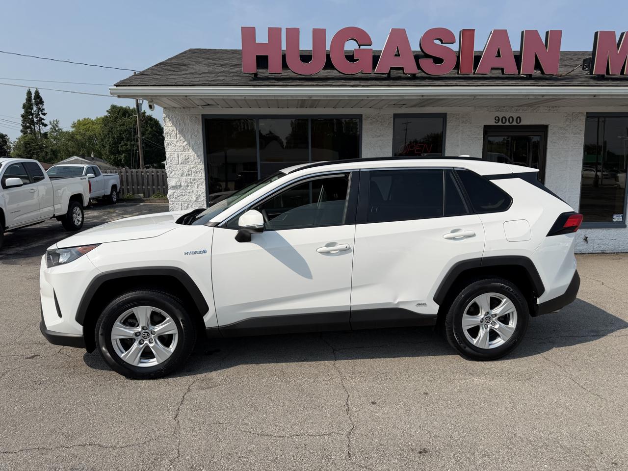 Toyota RAV4 Hybrid LE AWD 2020