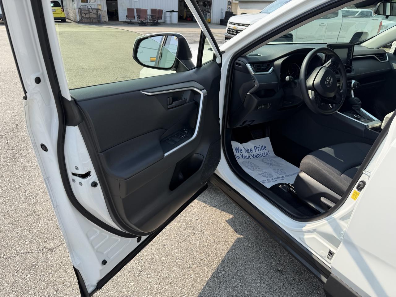 Toyota RAV4 Hybrid LE AWD 2020