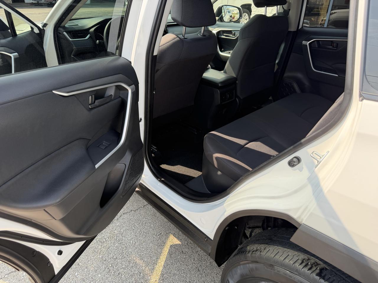 Toyota RAV4 Hybrid LE AWD 2020