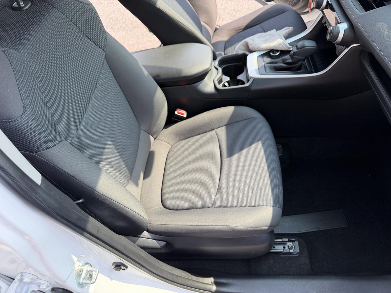 Toyota RAV4 Hybrid LE AWD 2020
