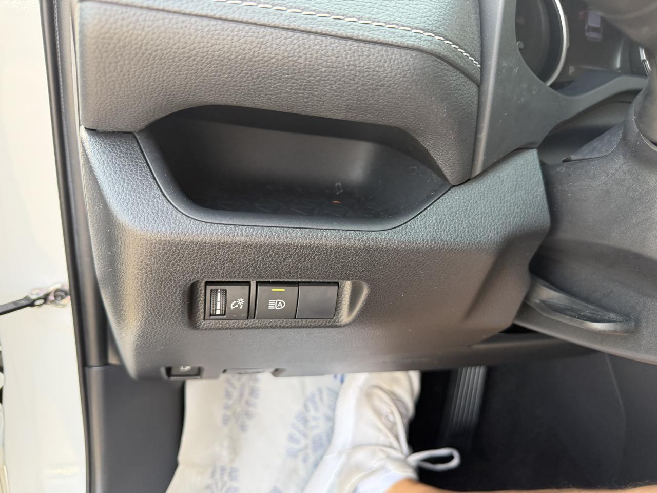 Toyota RAV4 Hybrid LE AWD 2020