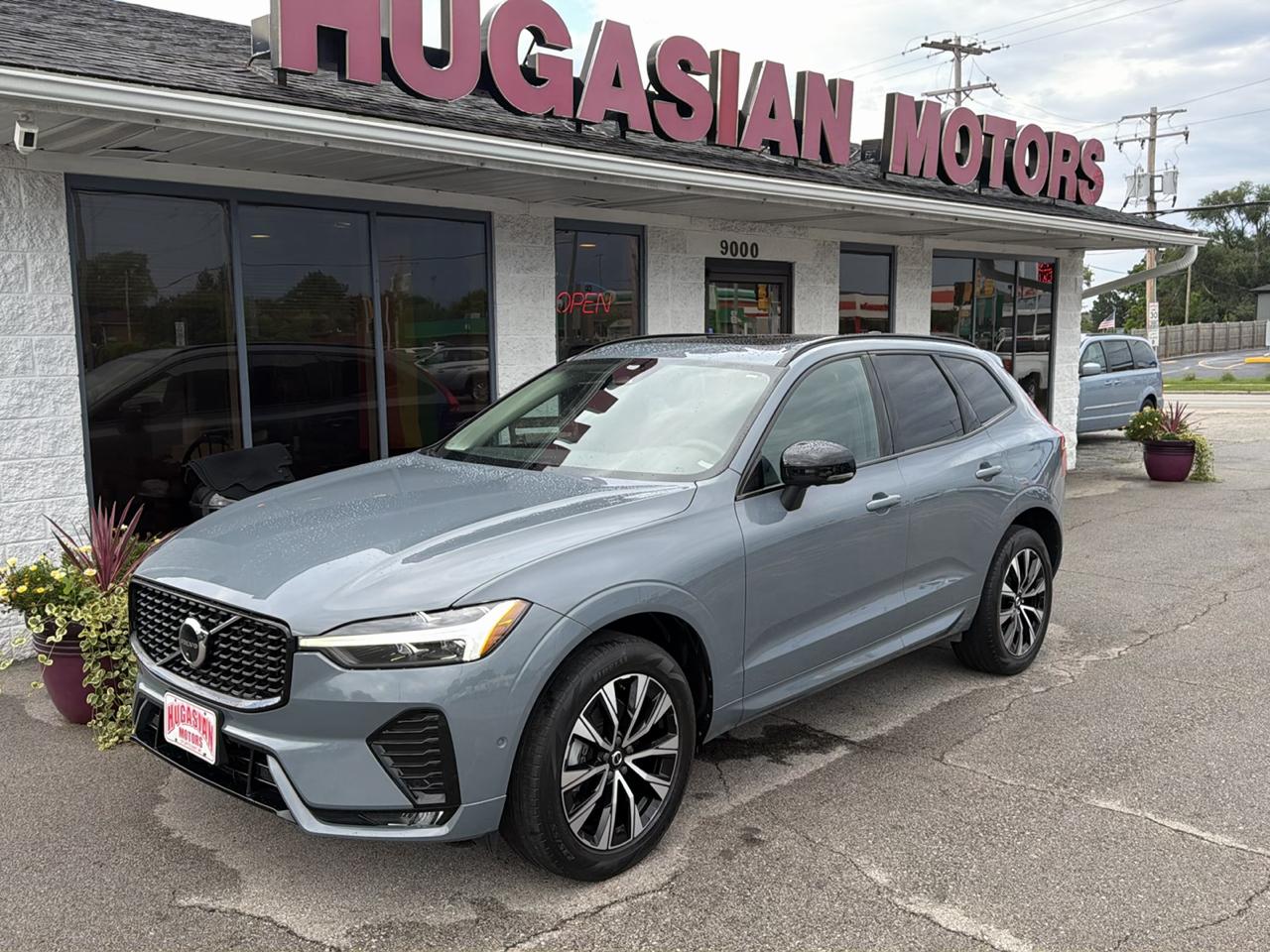 2023 Volvo XC60 B5 Plus Dark AWD