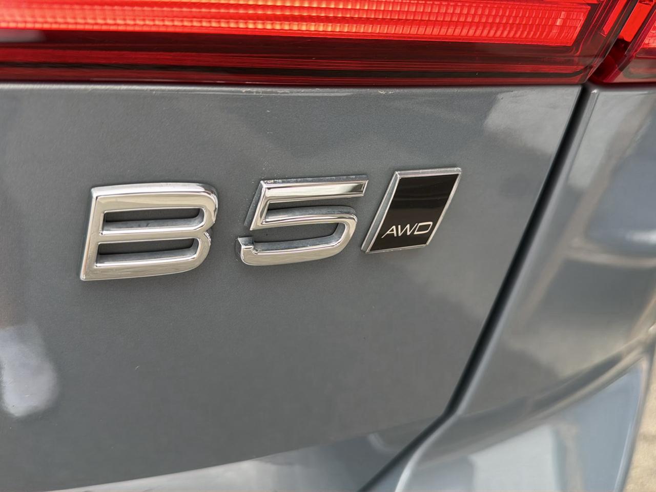 Volvo XC60 B5 Plus Dark AWD 2023