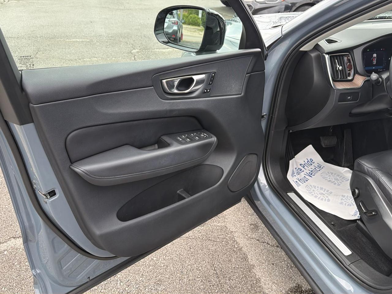Volvo XC60 B5 Plus Dark AWD 2023