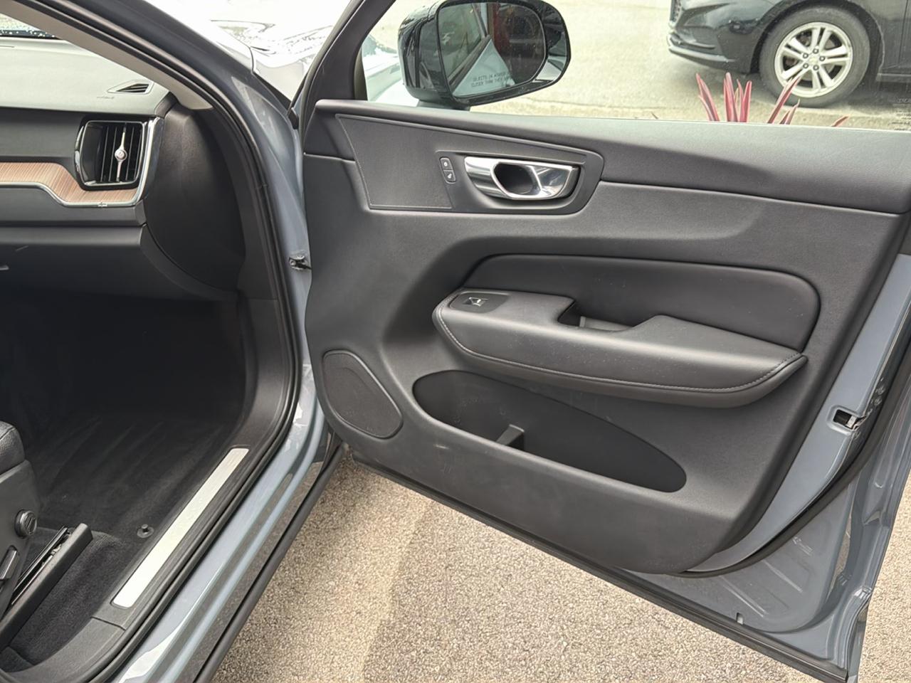 Volvo XC60 B5 Plus Dark AWD 2023
