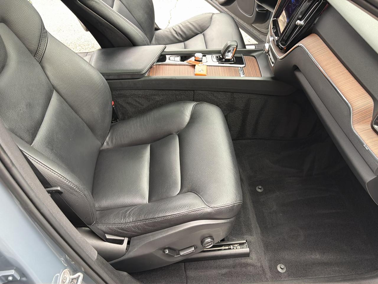 Volvo XC60 B5 Plus Dark AWD 2023