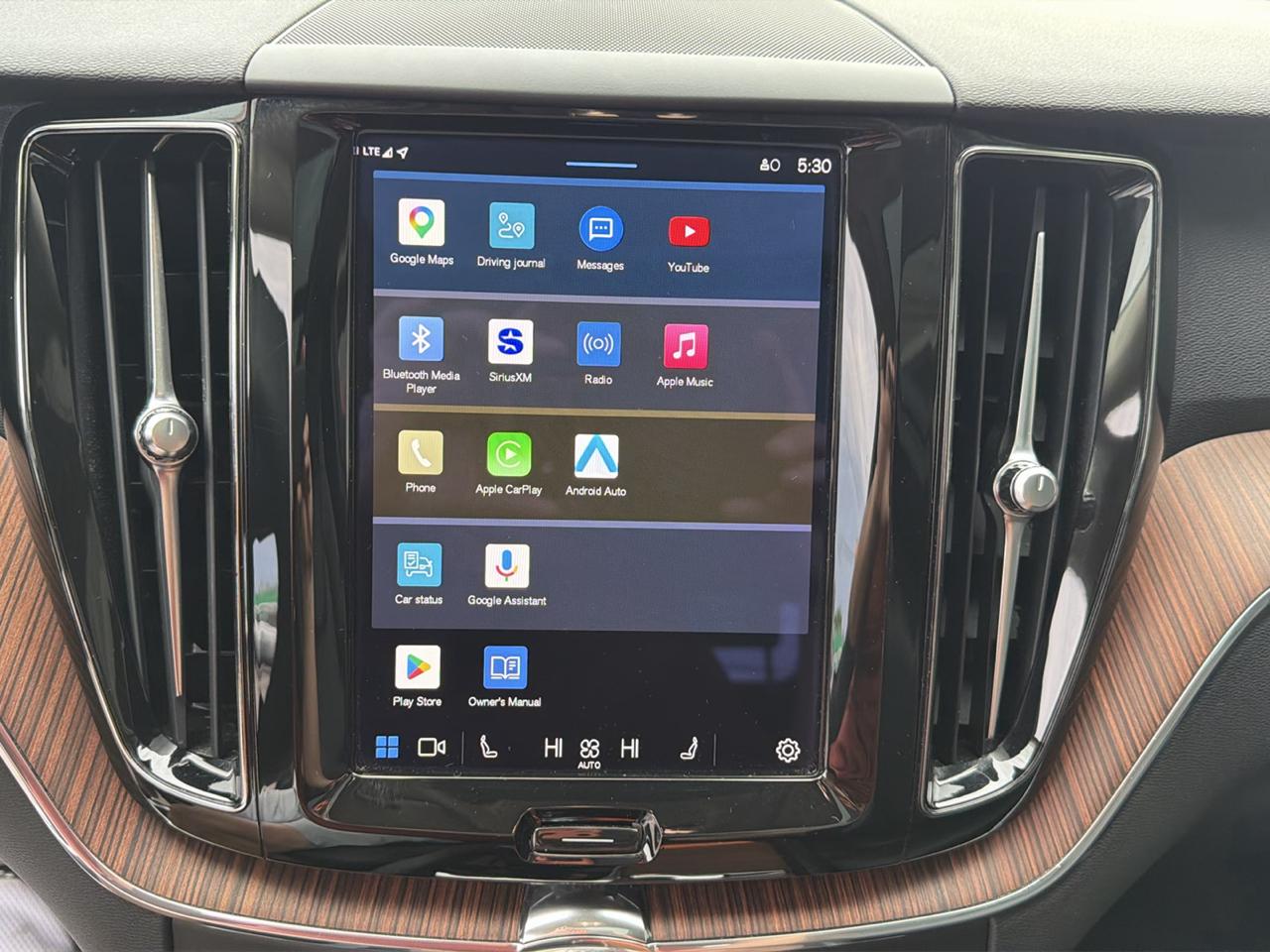 Volvo XC60 B5 Plus Dark AWD 2023