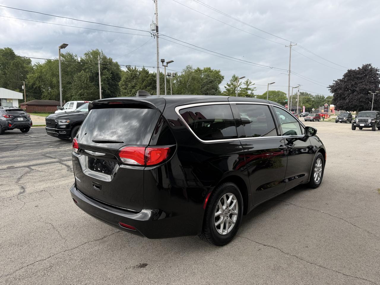 Chrysler Voyager LX 2023