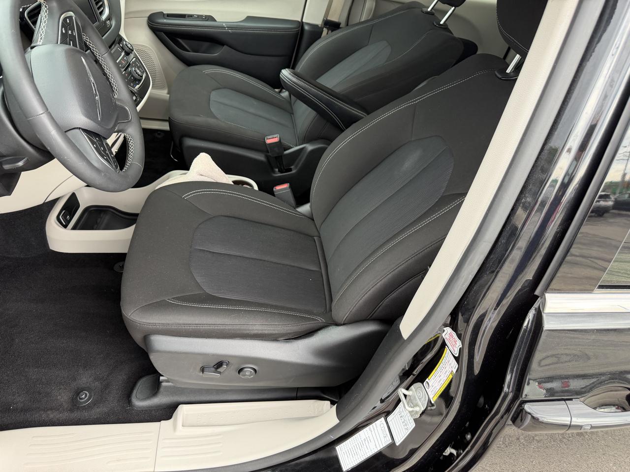 Chrysler Voyager LX 2023