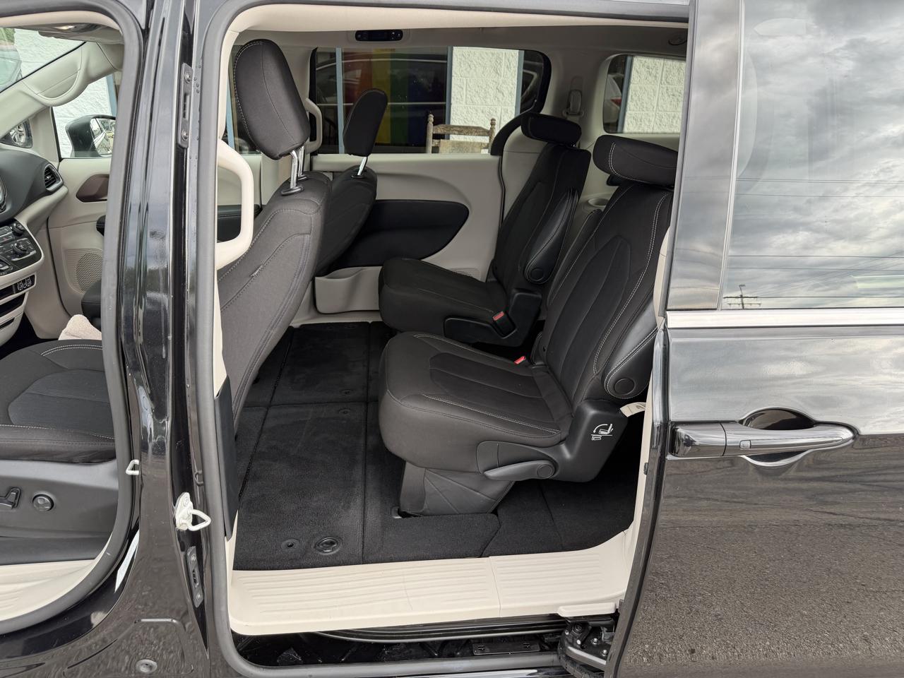 Chrysler Voyager LX 2023
